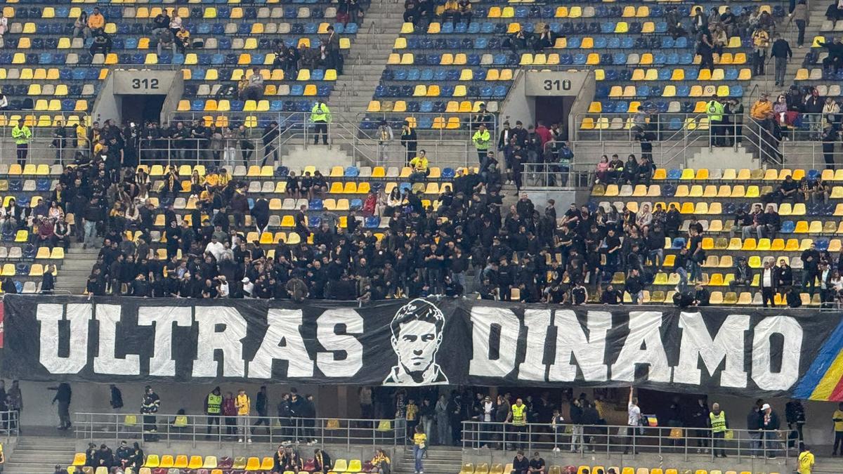 Ultrașii lui Dinamo au așteptat minutul 74 pentru a-și umili adversarii: „Ați fost celebri. Crăciun fericit!”