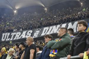 FRF a primit o nouă sancțiune după derapajele fanilor de la meciul cu Suedia » Mai urmează una!