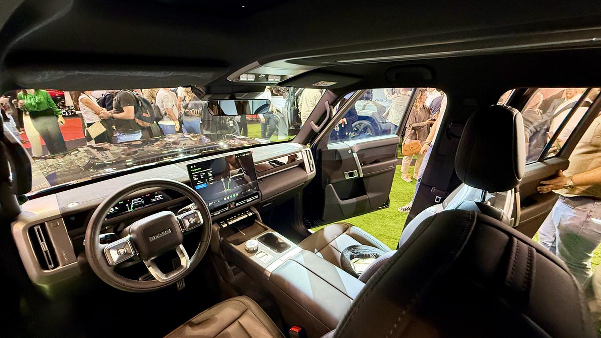 Chinezii accelerează pe piața auto din România » Noul model a fost lansat la Salonul Auto București!