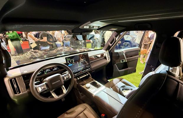 Chinezii accelerează pe piața auto din România » Noul model a fost lansat la Salonul Auto București!