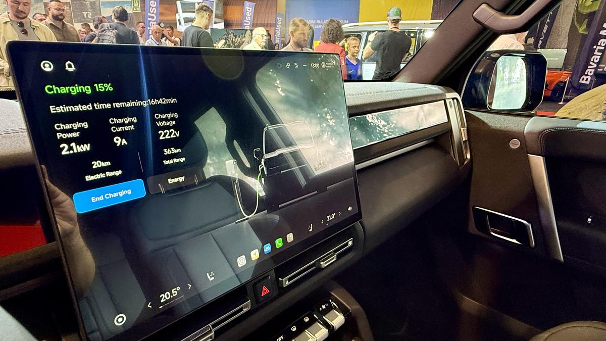 Chinezii accelerează pe piața auto din România » Noul model a fost lansat la Salonul Auto București!