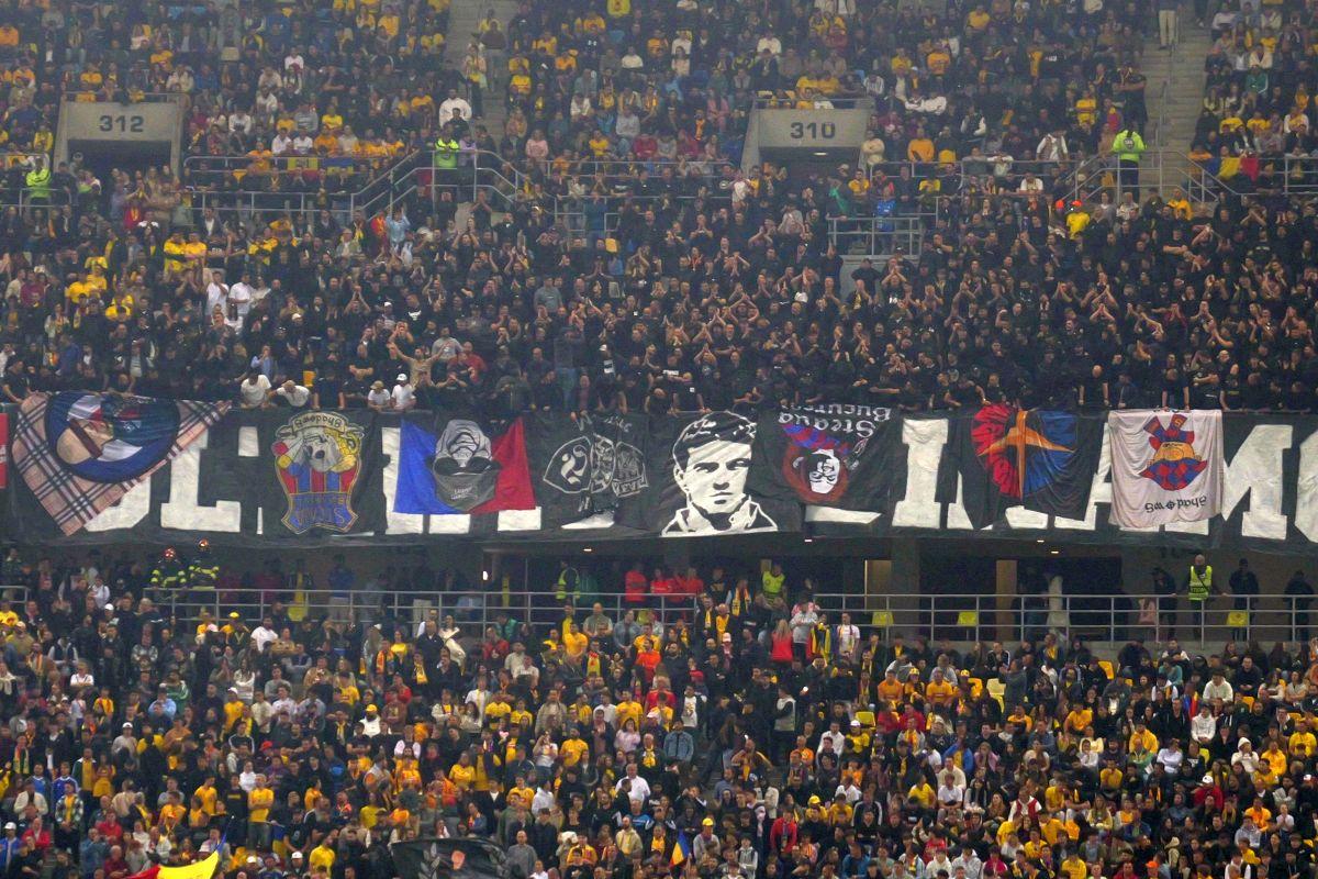 Ultrașii lui Dinamo au așteptat minutul 74 pentru a-și umili adversarii: „Ați fost celebri. Crăciun fericit!”