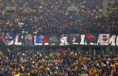 Ultrașii lui Dinamo au așteptat minutul 74 pentru a-și umili adversarii: „Ați fost celebri. Crăciun fericit!”