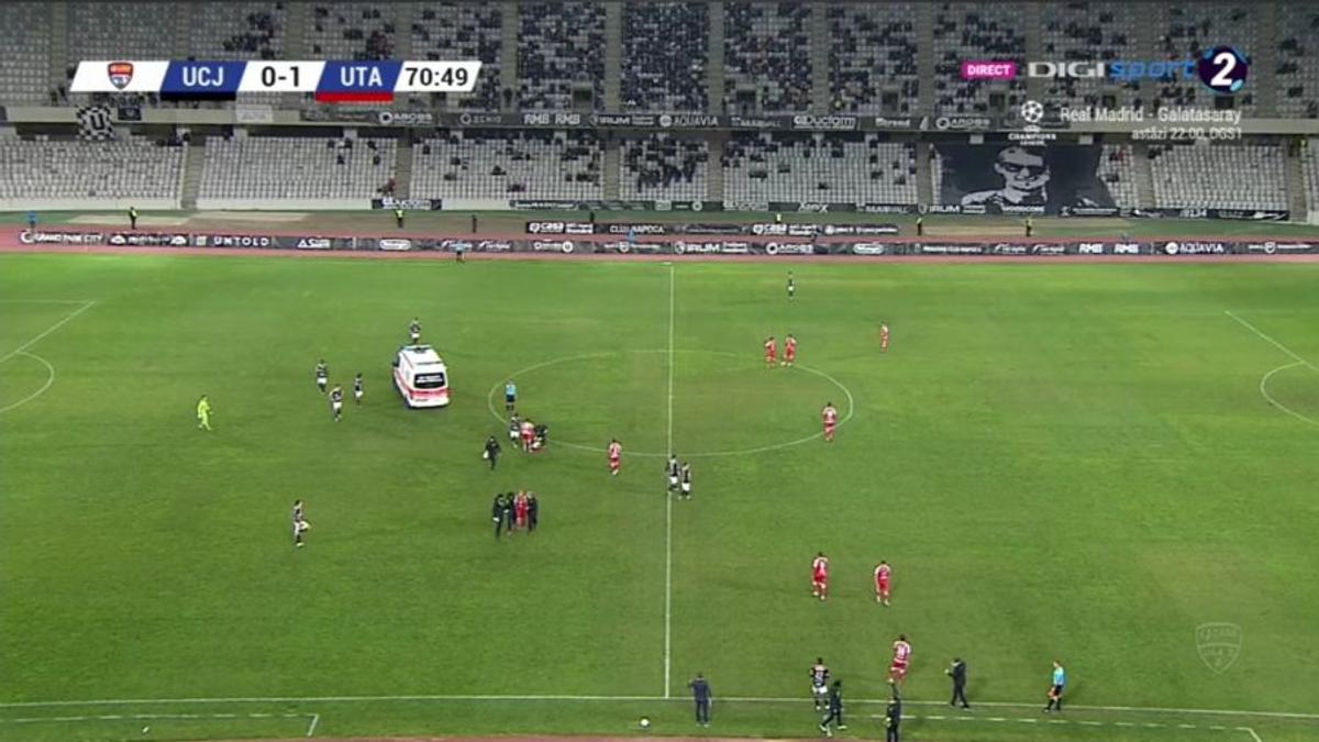 U CLUJ - UTA 1-1 // FOTO Momente de panică pe Cluj Arena » Denis Hrezdac s-a prăbușit pe teren