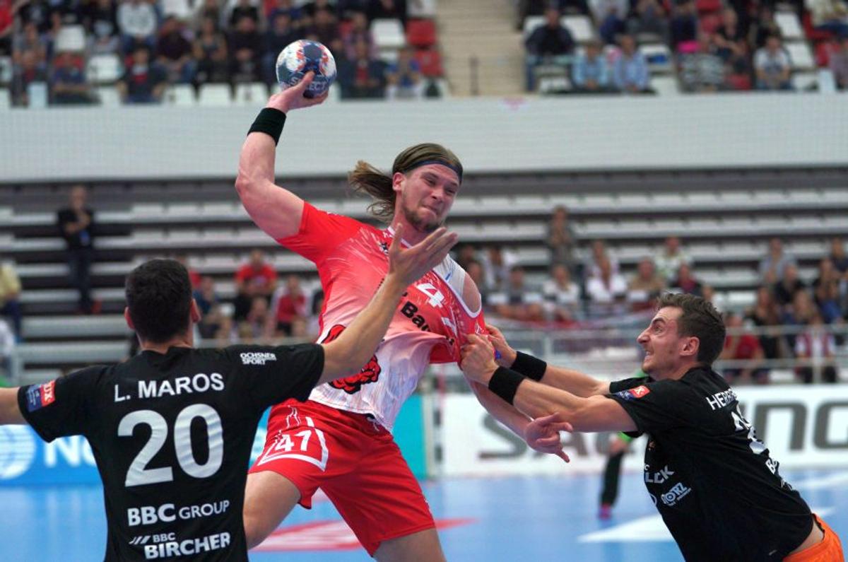 Dinamo - Kadetten Schaffhausen 27-26 // FOTO + VIDEO Victorie importantă pentru „dulăi”, după o repriză secundă electrizantă
