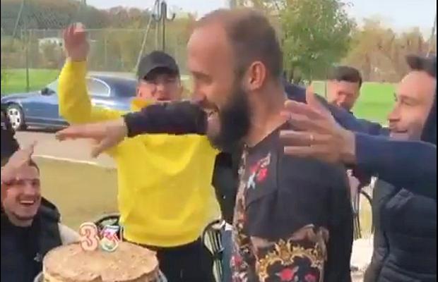 VIDEO Jucătorii lui Dinamo, derapaj la adresa rivalei FCSB! Înjurături la ziua lui Puljic: „M*** Steaua!”