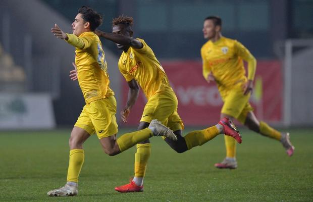 Petrolul - Aerostar Bacău: ”Lupii” vor să ”zboare” pe primele locuri! Pariu special pentru meciul zilei din Liga a 2-a