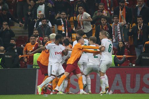 Galatasaray cere UEFA să îi acorde victoria la „masa verde”! Eroarea care a declanșat scandalul