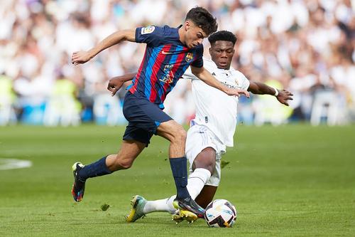 Pedri, în meciul de campionat cu Real Madrid // foto: Imago Images