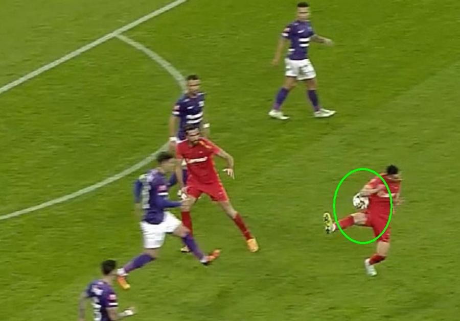 FOTO: Captură TV @Digi Sport 1 A fost validat corect golul lui Compagno? Foștii arbitri Avram și Zotta, ex-președinte Rapid, nu se pun de acord: „E valabil” vs. „Henț”