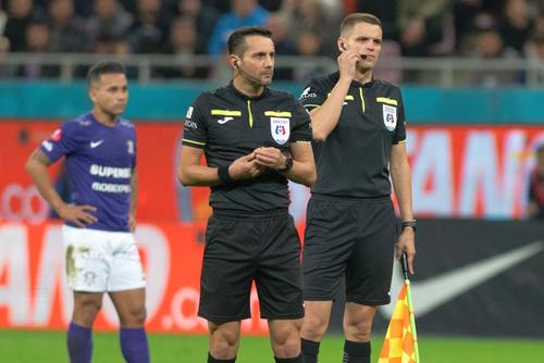 În minutul 29, Andrea Compagno a marcat golul de 2-0 al celor de la FCSB în disputa cu Rapid. Giuleștenii au cerut un henț pe construcția acțiunii, la Adrian Șut.