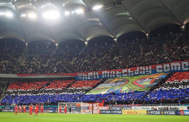Galeria FCSB a afișat un banner cu un mesaj direct către un cunoscut om de televiziune