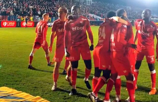 UTA a îngropat-o pe Dinamo » Meciul a fost decis în prelungiri, din penalty!