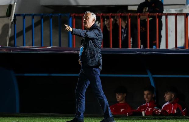 Mircea Rednic a scris istorie la Arad » UTA nu o mai bătuse pe Dinamo de pe vremea lui Florin Halagian!