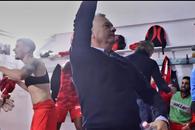 Disco în vestiarul Aradului: Mircea Rednic a dansat după victoria în fața lui Dinamo! Imagini fabuloase