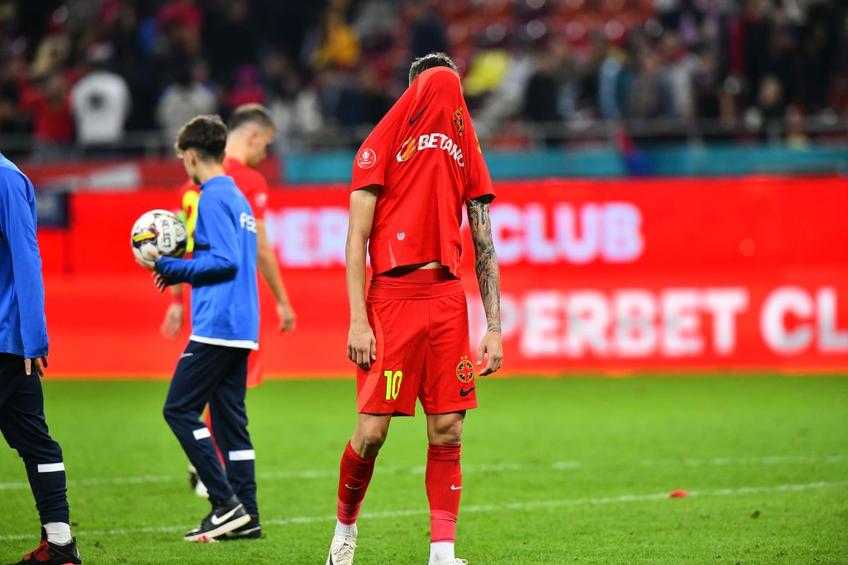FCSB a obținut o singură victorie în ultima lună și pentru că a suferit din plin la fazele fixe. Roș-albaștrii au încasat 5 din ultimele 7 goluri în urma unor momente statice.