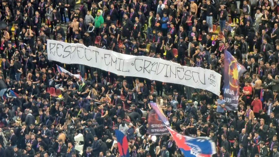 Galeria FCSB a afișat un banner cu un mesaj direct către un cunoscut om de televiziune