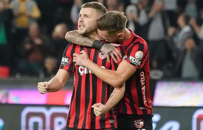 Victorie crucială obținută de Marius Șumudică în Turcia » Gaziantep s-a impus în fața lui Rizespor grație golurilor marcate de doi români