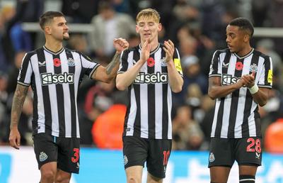 Doi jucători ai lui Newcastle au fost abuzați rasist pe rețelele sociale după victoria cu Arsenal!