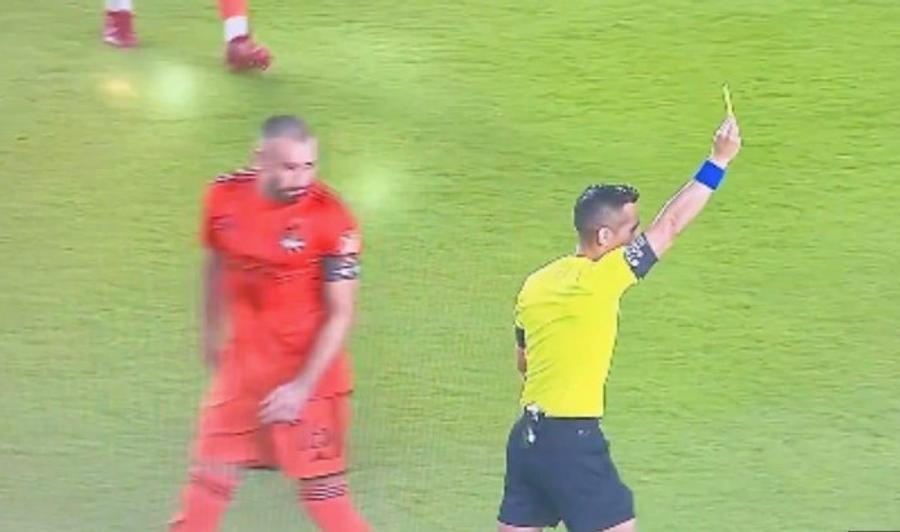 Hector Herrera (Houston Dynamo) l-a scuipat în spate pe arbitrul partidei pierdute de mexican contra celor de la Seattle Sounders Episod șocant în MLS. Eliminat cu VAR după ce și-a bătut joc de arbitru! A jucat sub comanda lui Simeone