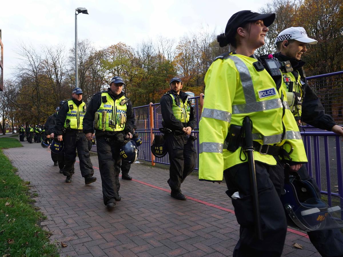 Alertă pe străzile din Birmingham înainte de Aston Villa - Maccabi Tel Aviv » Școli închise mai devreme, 700 de polițiști pe străzi
