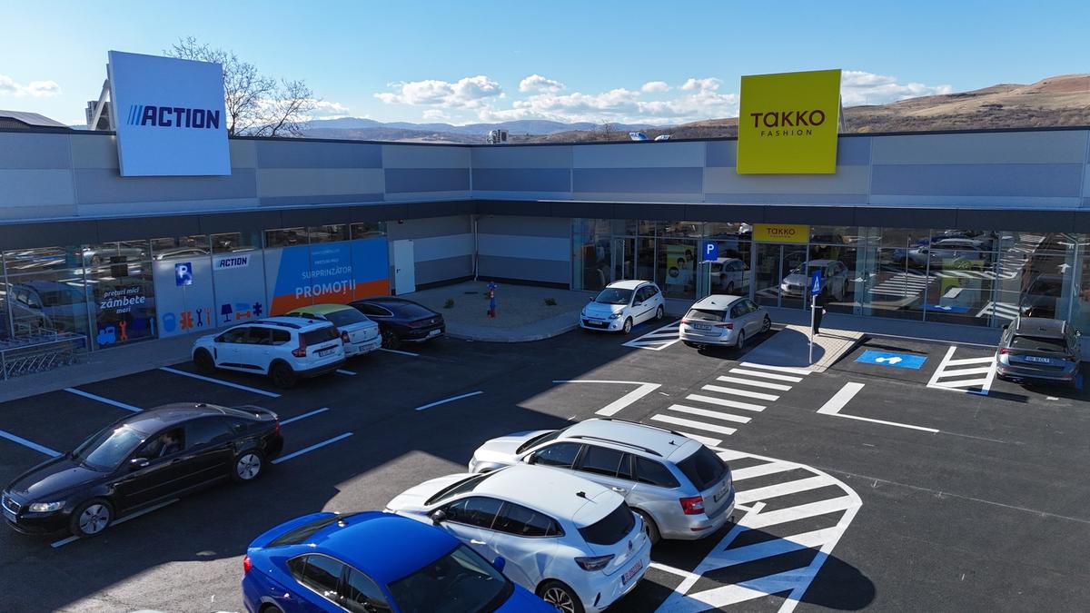 S-a deschis complexul comercial GP Plaza de la Hunedoara // foto: Facebook