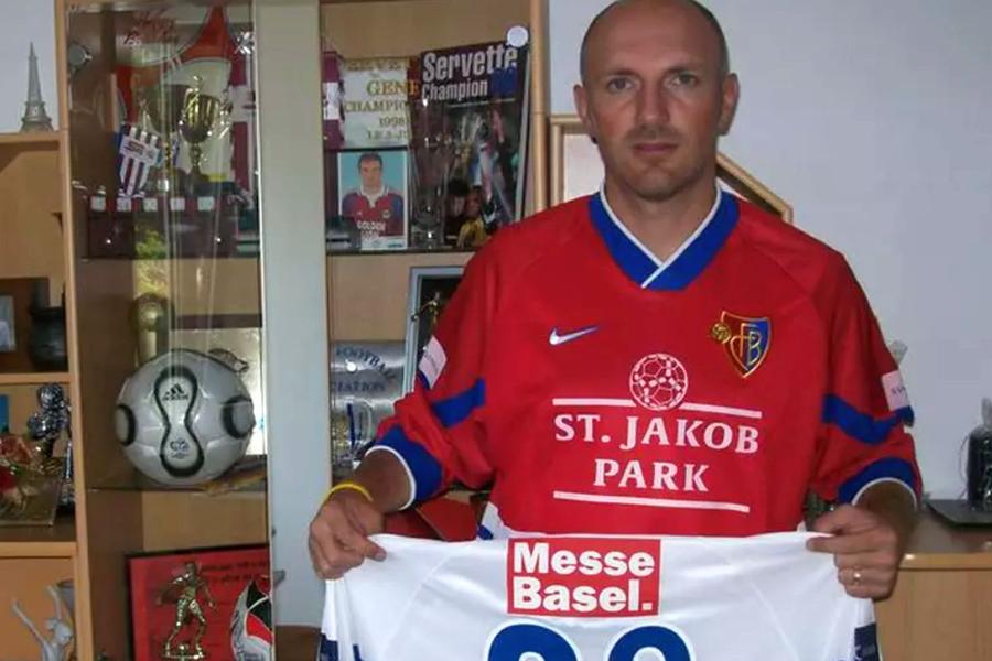 Dan Potocianu a îmbrăcat tricoul lui Basel în 1999 / Sursă foto: libertatea.ro „Plătești și aerul pe care-l respiri!” » Românul fost la FC Basel, șocat de ce a găsit în Elveția: „Mergeam să fac cumpărăturile în Franța sau Germania”