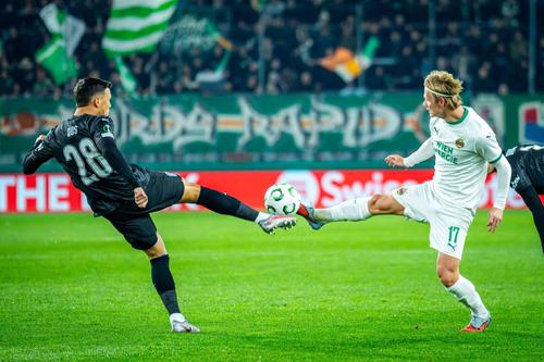 Adrian Rus, în Rapid Viena - Universitatea Craiova / Foto: Imago Images
