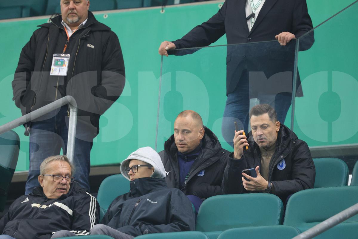 Mirel Rădoi la pauza meciului Rapid Viena - Universitatea Craiova