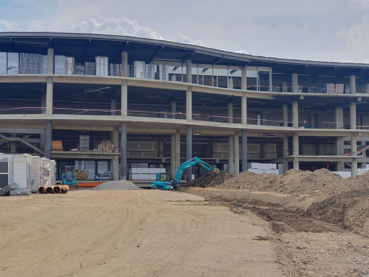 Guvernul pompează noi bani pentru cea mai mare sală polivalentă pe care o va avea România