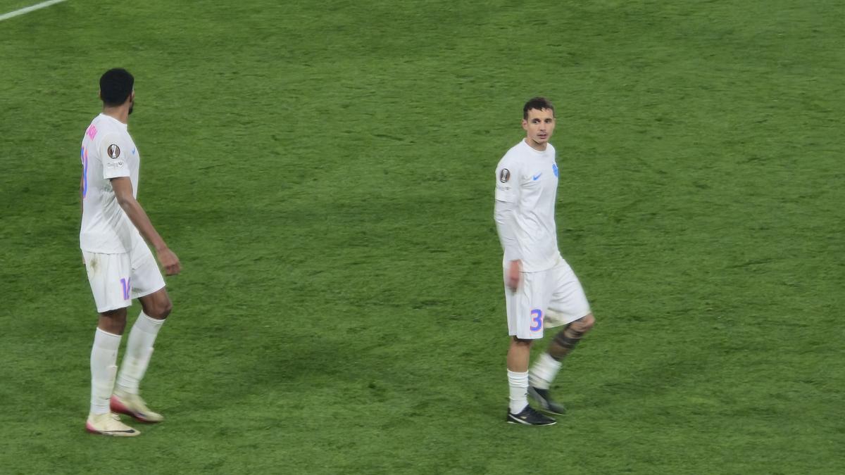 S-au prăbușit pe gazon după Basel - FCSB » Ce s-a întâmplat la final: Shaqiri a fost asaltat, ce a făcut românul Daniliuc