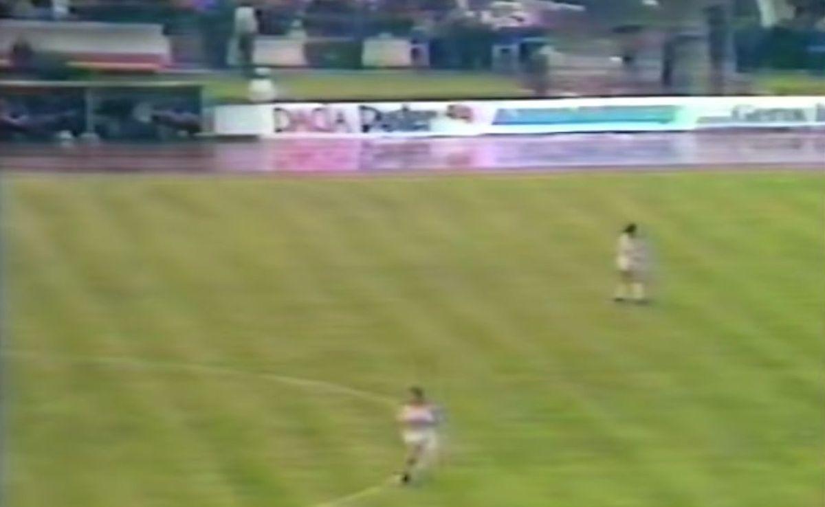 O reclamă la „Dacia Duster” la Dinamo – FC Liverpool, din 1984! E pe bune! Cum a fost posibil