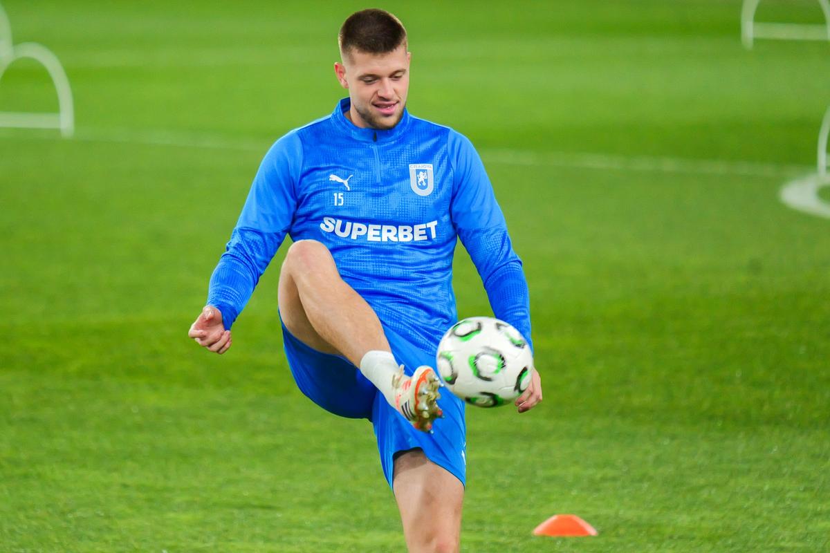 Universitatea Craiova, antrenament oficial la Rapid Viena înaintea meciului // foto: Facebook