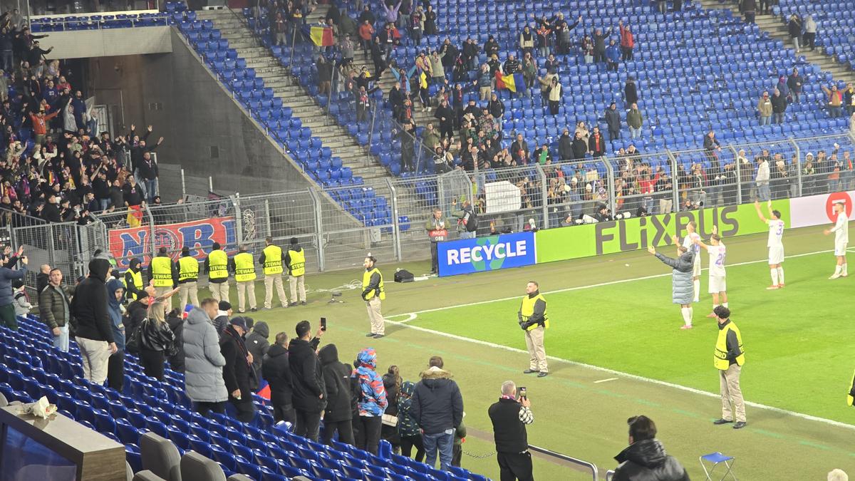 S-au prăbușit pe gazon după Basel - FCSB » Ce s-a întâmplat la final: Shaqiri a fost asaltat, ce a făcut românul Daniliuc