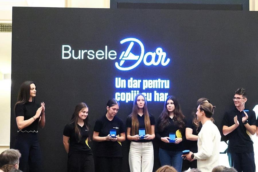 Maria și Florin Lehaci, canotorii campioni mondiali, împărtășesc dorința de a-i ajuta pe copii, dar și interesul pentru sportul-rege, fotbalul