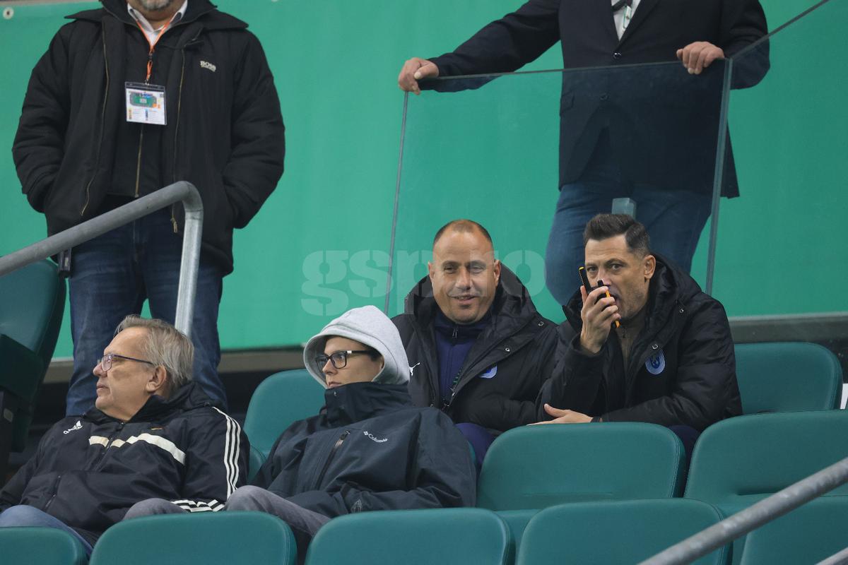 Mirel Rădoi la pauza meciului Rapid Viena - Universitatea Craiova