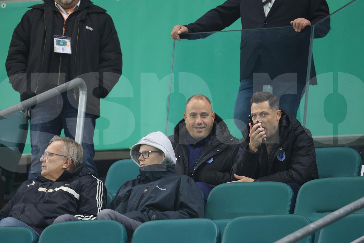 Mirel Rădoi la pauza meciului Rapid Viena - Universitatea Craiova