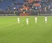 S-au prăbușit pe gazon după Basel - FCSB » Ce s-a întâmplat la final: Shaqiri a fost asaltat, ce a făcut românul Daniliuc
