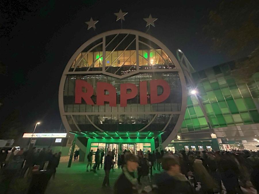 Cozi la intrarea pe stadion/ foto Ionuț Iordache (GSP) Universitatea Craiova a scris istorie » Victorie uriașă cu Rapid Viena, în Conference League