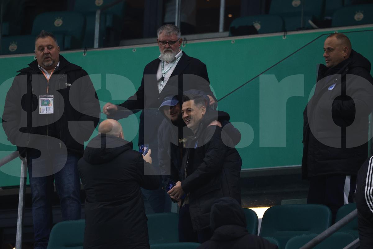 Mirel Rădoi la pauza meciului Rapid Viena - Universitatea Craiova