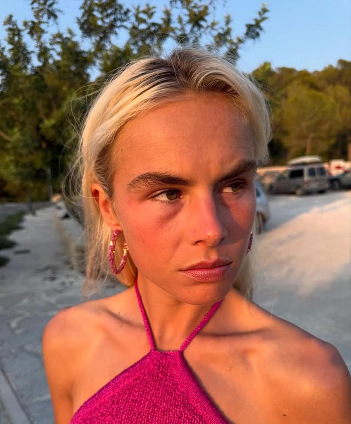 Aflată în plin divorț, soția fotbalistului a „incendiat” internetul cu o poză nud și riscă sancțiuni