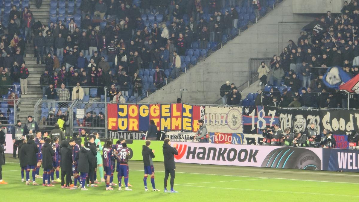 S-au prăbușit pe gazon după Basel - FCSB » Ce s-a întâmplat la final: Shaqiri a fost asaltat, ce a făcut românul Daniliuc