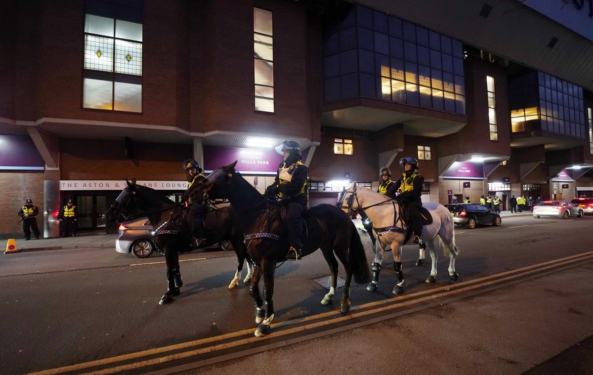 Alertă pe străzile din Birmingham înainte de Aston Villa - Maccabi Tel Aviv » Școli închise mai devreme, 700 de polițiști pe străzi