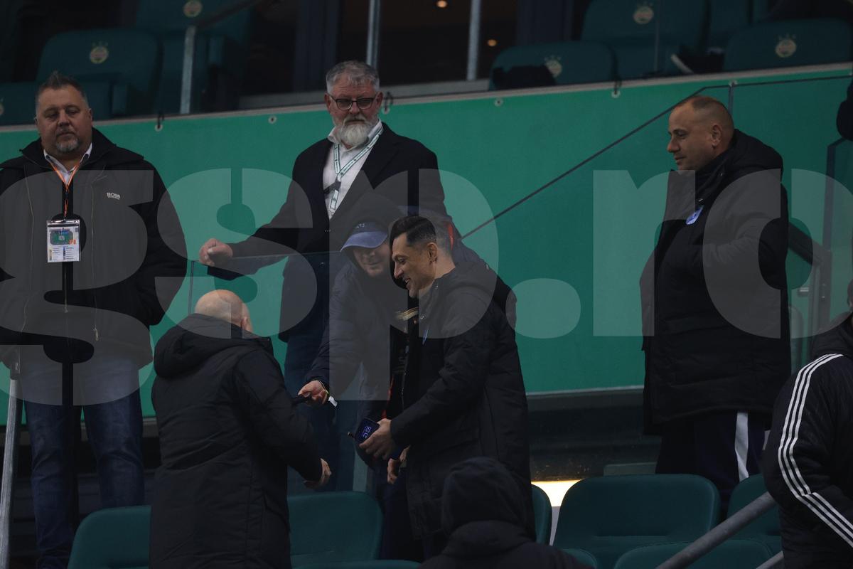 Mirel Rădoi la pauza meciului Rapid Viena - Universitatea Craiova