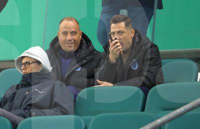 Fotografiile sezonului la Viena! Mirel Rădoi, cu walkie-talkie în tribune, după eliminare » Imagini fabuloase de la pauză