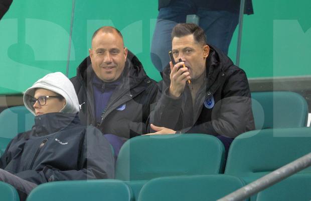 Fotografiile sezonului la Viena! Mirel Rădoi, cu walkie-talkie în tribune, după eliminare » Imagini fabuloase de la pauză