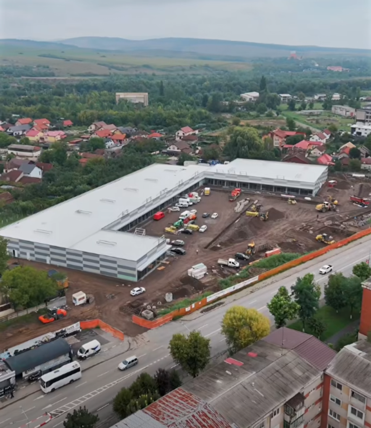 S-a deschis complexul comercial GP Plaza de la Hunedoara // foto: Facebook