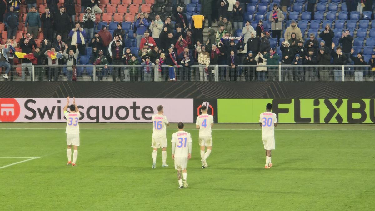 S-au prăbușit pe gazon după Basel - FCSB » Ce s-a întâmplat la final: Shaqiri a fost asaltat, ce a făcut românul Daniliuc