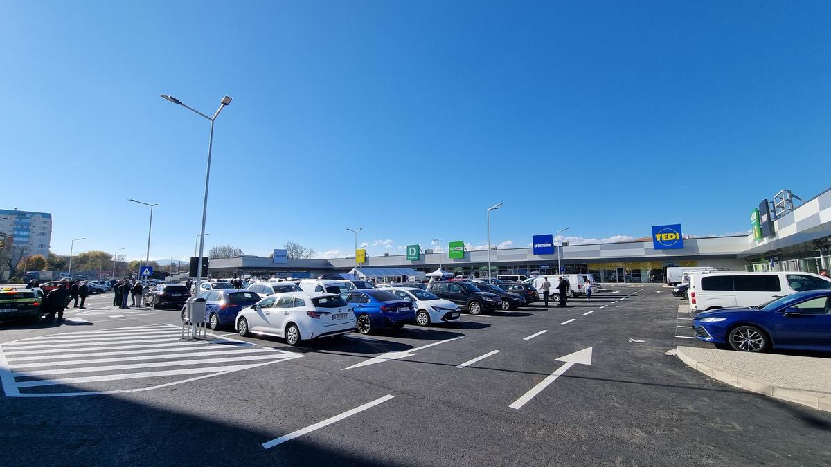 S-a deschis complexul comercial GP Plaza de la Hunedoara // foto: Facebook