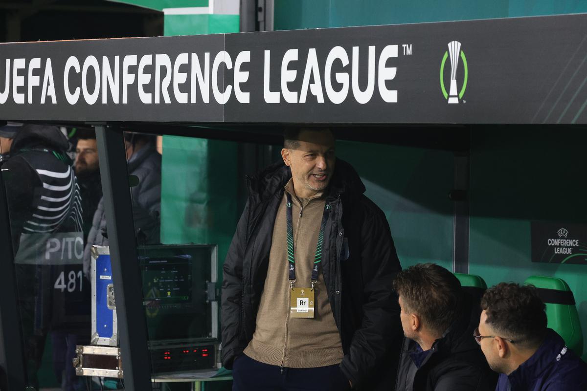 Mirel Rădoi, eliminat în Rapid Viena - Universitatea Craiova